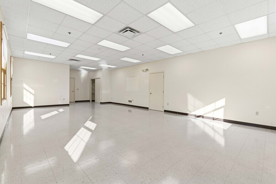 More Photos Of 86 Coraopolis Rd, Coraopolis Daycare Center For Lease