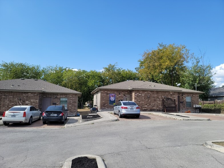 More Photos Of 10911 Baltic St, San Antonio Apartments For Sale