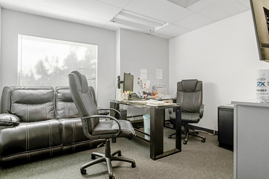 More Photos Of 18709 Topham St, Tarzana Loft Creative Space For Sale