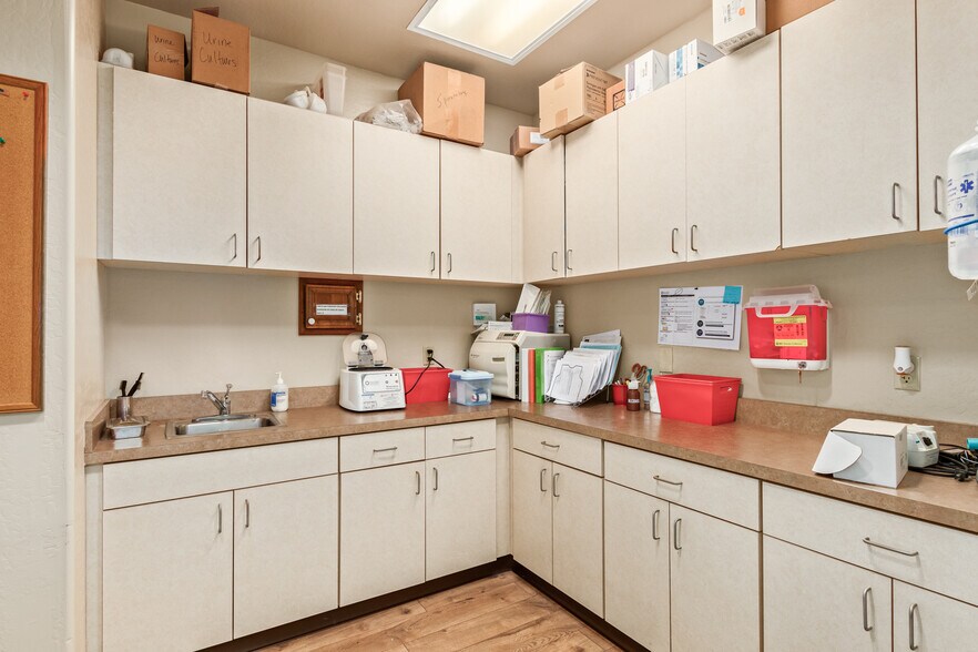 More Photos Of 6840 E Brown Rd, Mesa Medical For Sale