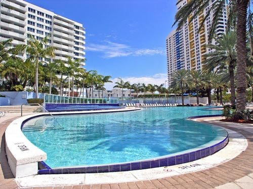 More Photos Of 1500-1506 Bay Rd, Miami Beach Apartments For Lease