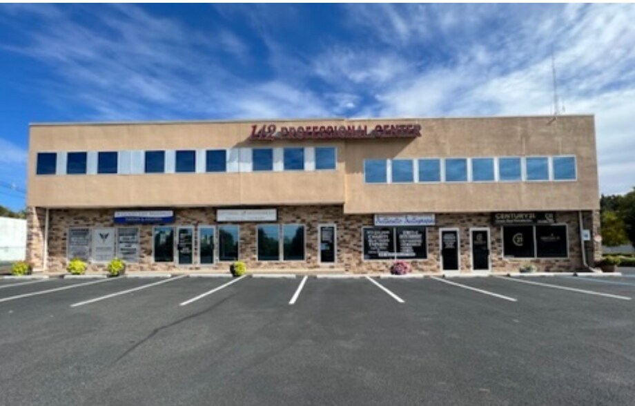 More Photos Of 142 Rte 23 N, Pompton Plains Storefront Retail Office For Lease