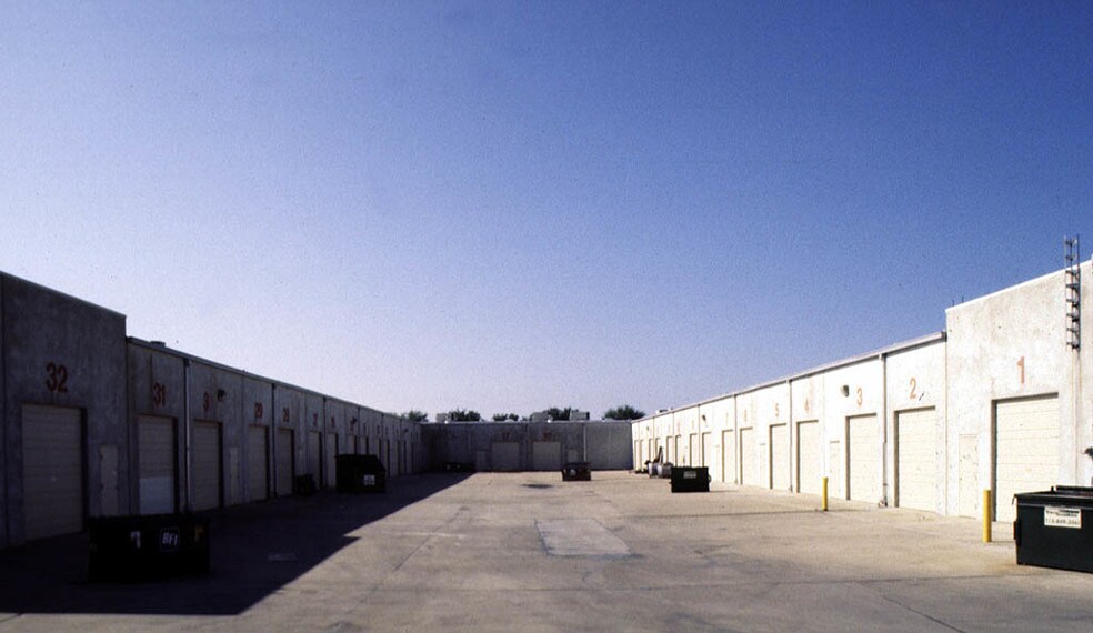 More Photos Of 19408 Park Row, Houston Unknown For Lease