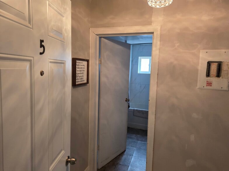 More Photos Of 4-6 Sykes St N, Meaford Apartments For Sale