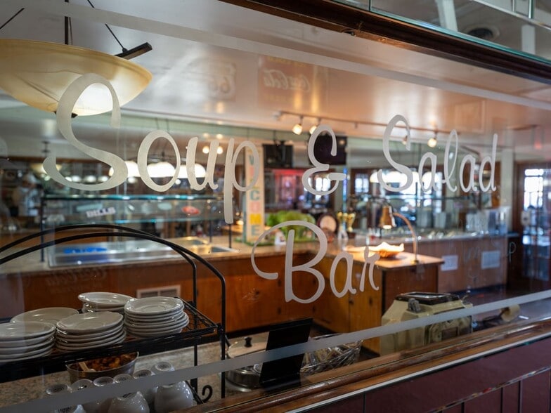 More Photos Of 4300 Abbott Rd, Orchard Park Restaurant For Sale