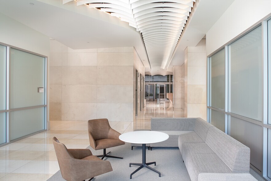 More Photos Of 909 N Pacific Coast Hwy, El Segundo Office For Lease