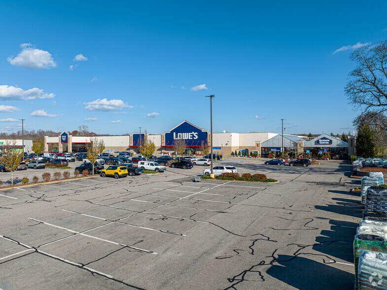 More Photos Of 167 Waterford N Pky, Waterford Unknown For Lease