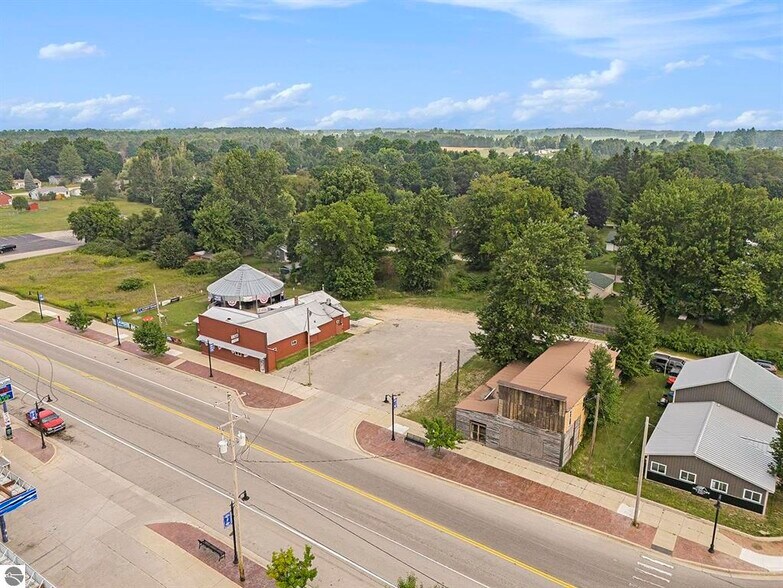 More Photos Of 116 W Wexford Ave, Buckley General Retail For Sale