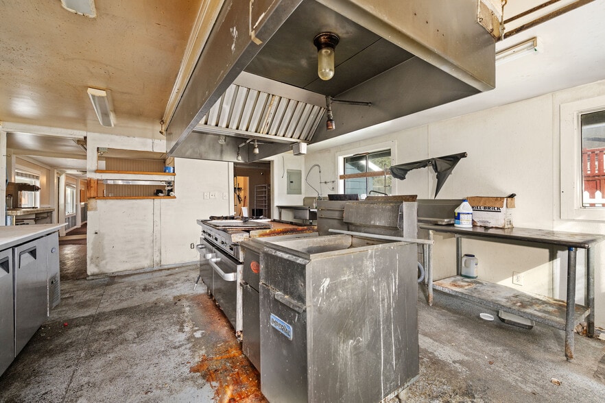 More Photos Of 1201 Bay Ave, Ocean Park Restaurant For Sale
