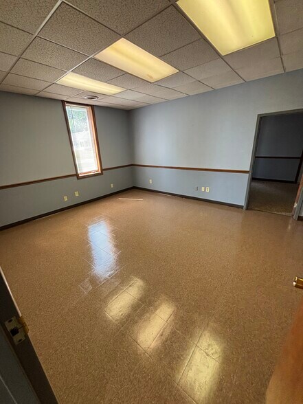 More Photos Of 3143 Whipple Dr, Barberton Warehouse For Sale