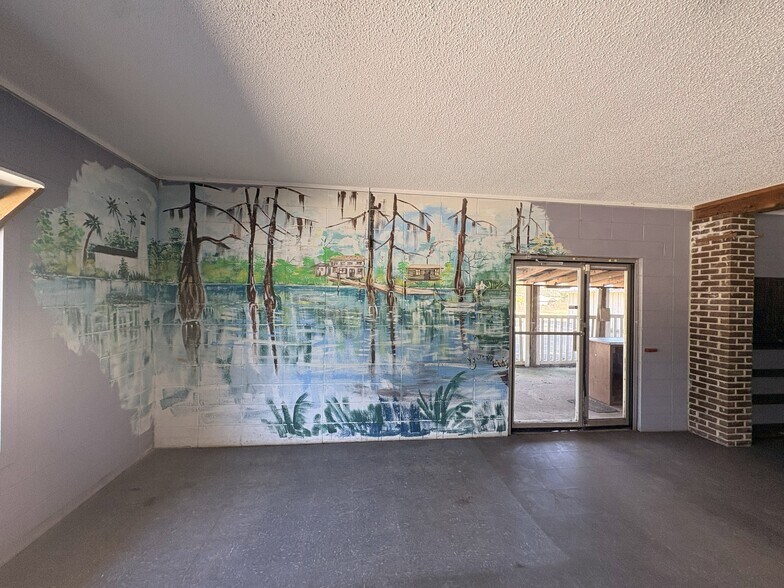 More Photos Of 3215 Crawfordville Hwy, Crawfordville Convenience Store For Lease