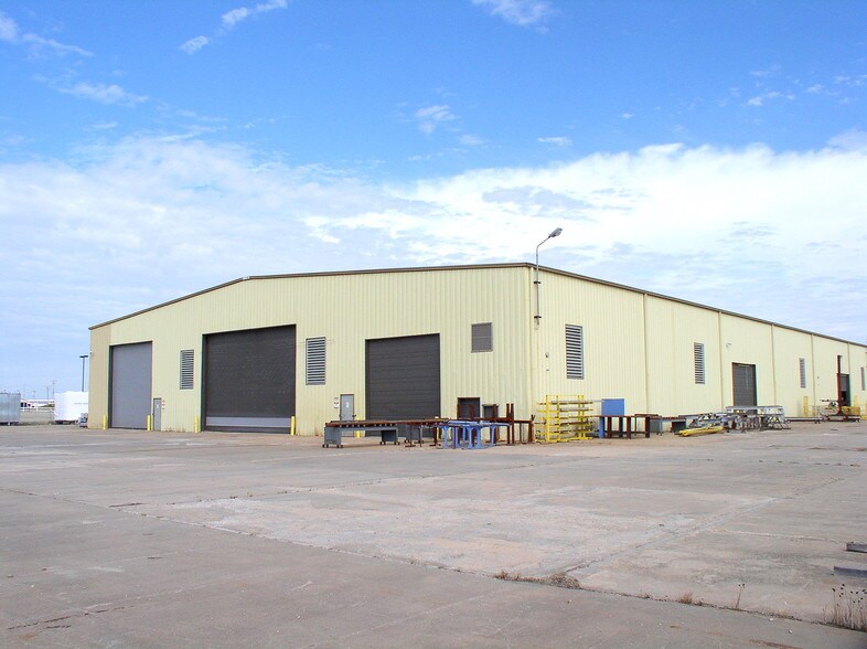 More Photos Of 1200 N Maitlen Dr, Cushing Manufacturing For Lease