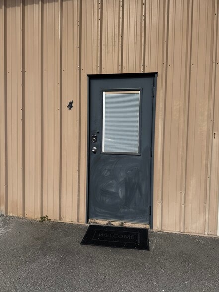More Photos Of 3903 Industry Blvd, Lakeland Warehouse For Lease