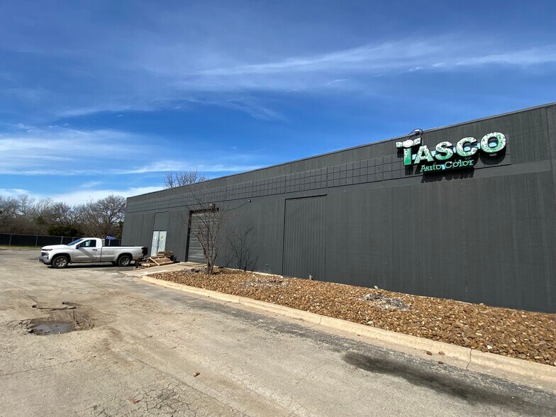 More Photos Of 4930 S Congress Ave, Austin Storefront For Lease