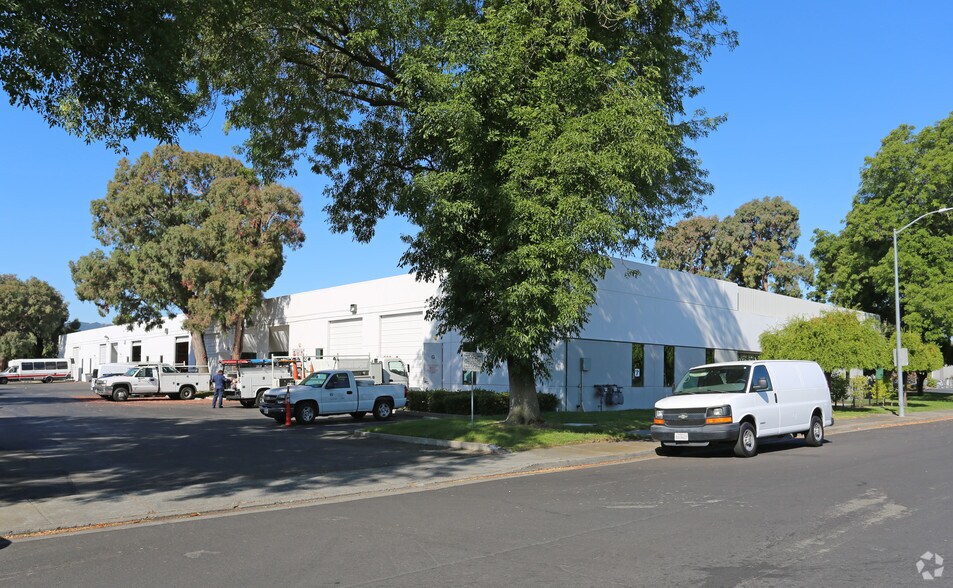 Primary Photo Of 6805 Sierra Ct, Dublin Research And Development For Lease