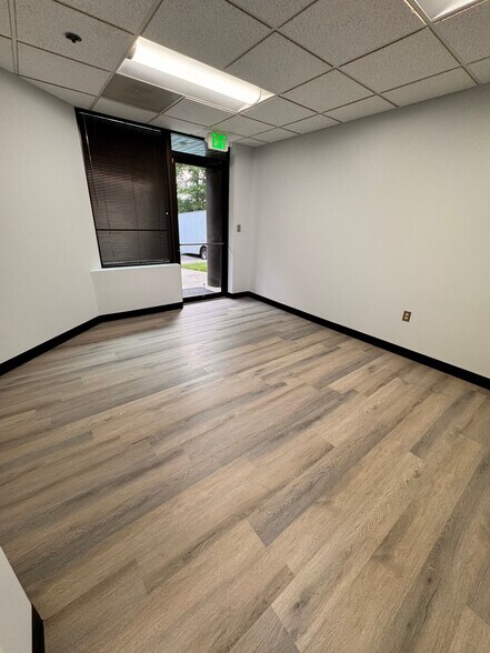 More Photos Of 8835 Columbia 100 Pky, Columbia Flex For Lease