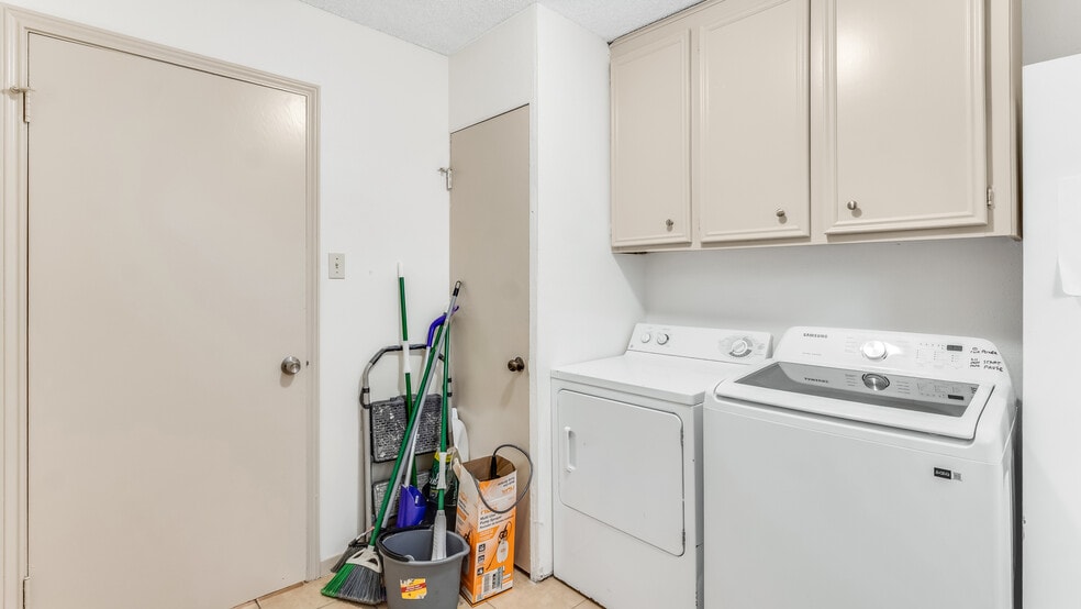 More Photos Of 5807 Old Lodge Dr, Houston Assisted Living For Sale