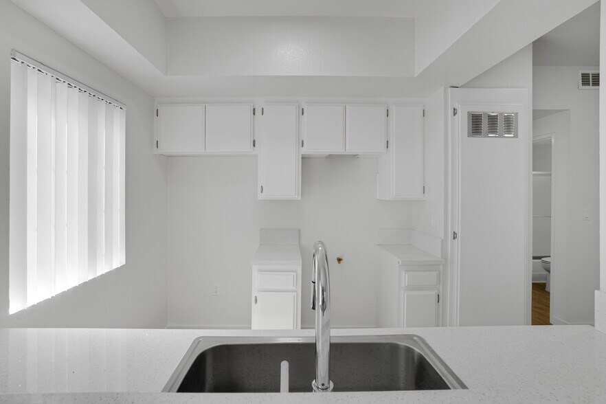 More Photos Of 519 South St, Glendale Apartments For Sale