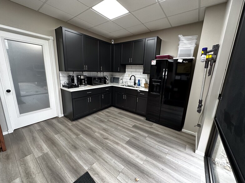 More Photos Of 358 S Laura St, Wichita Office For Lease
