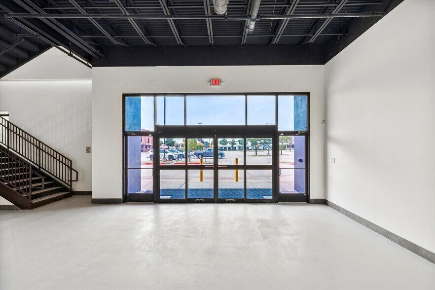 More Photos Of 2660 Old Denton Rd, Carrollton Unknown For Lease