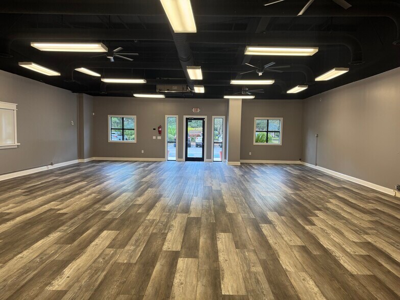 Primary Photo Of 53 Persimmon St, Bluffton Showroom For Lease