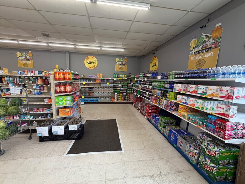More Photos Of 734 3rd St, Humboldt Convenience Store For Sale