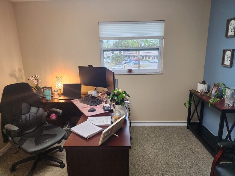 More Photos Of 2105 Drew St, Clearwater Office For Sale