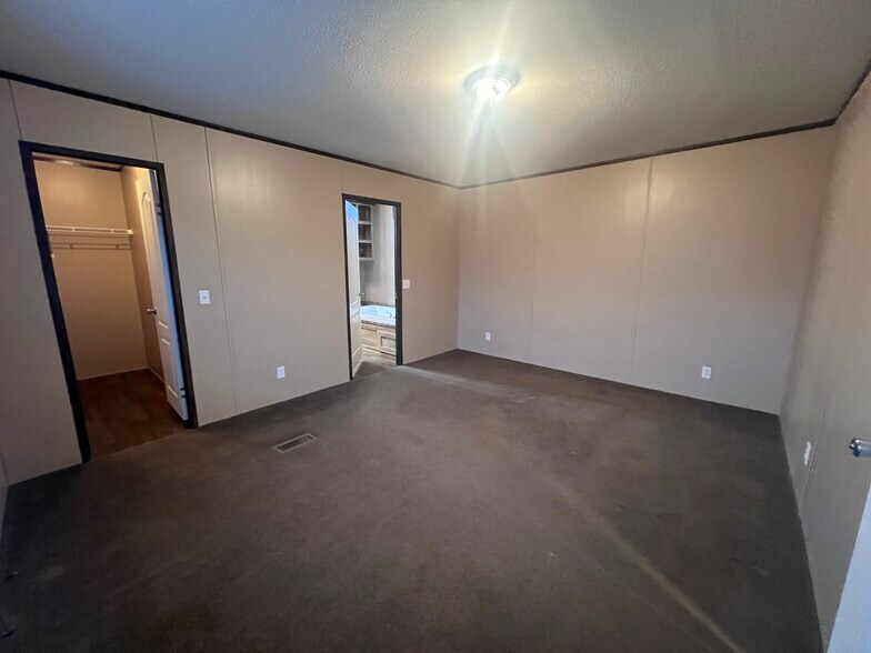 More Photos Of 19645 Nordt Rd, Damon Land For Sale