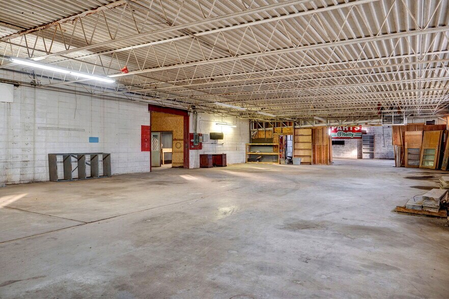 More Photos Of 504 Airport Rd, Crane Warehouse For Sale