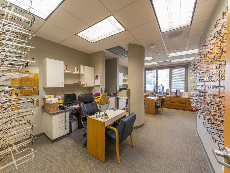 More Photos Of 900A Centrepark Dr, Asheville Medical For Sale