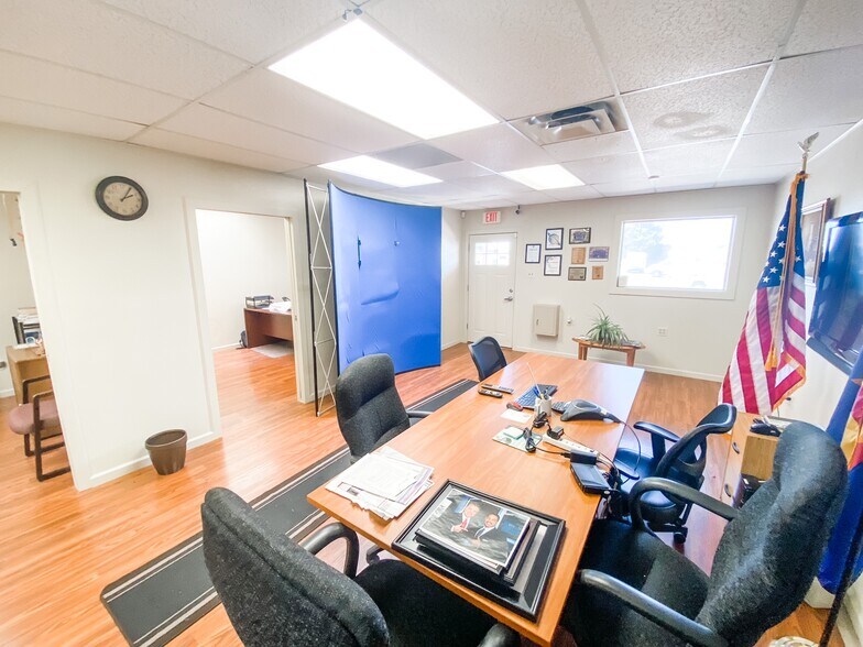 More Photos Of 3643 S Highway 92, Sierra Vista Office For Lease