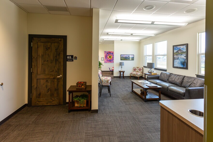 More Photos Of 200 W Railroad Ave, Plains Medical For Sale