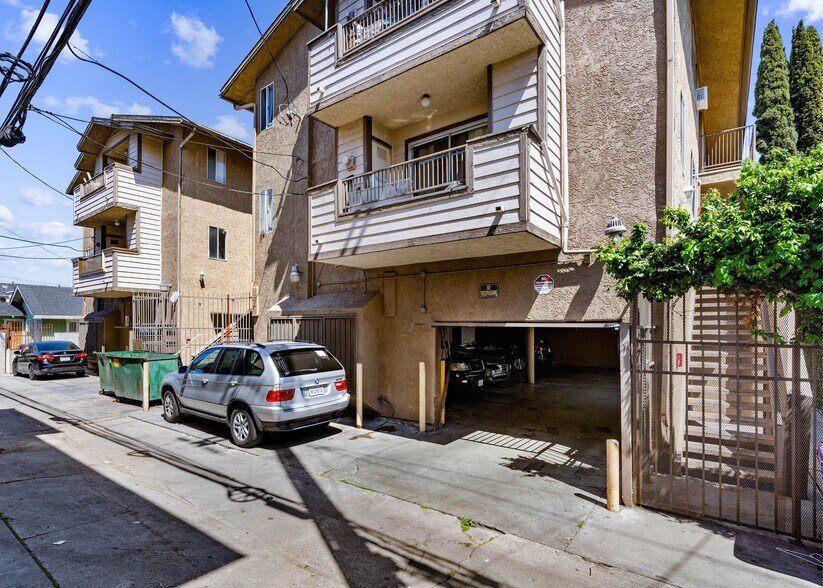 More Photos Of 1071-1075 Junipero Ave, Long Beach Apartments For Sale