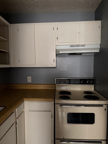 More Photos Of 2007 NW Lindy Ave, Lawton Apartments For Sale