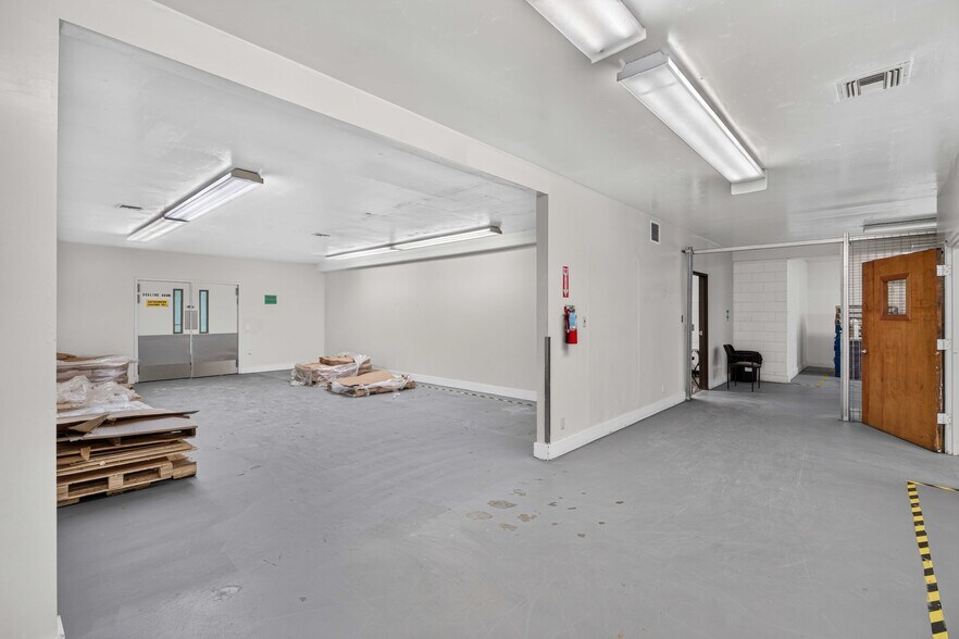 More Photos Of 12220 Rivera Rd, Whittier Warehouse For Lease