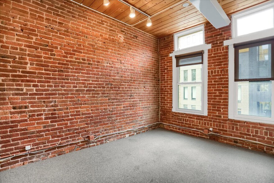 More Photos Of 1620 Market St, Denver Office For Lease