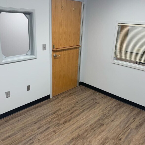 More Photos Of 6500 W Main St, Belleville Coworking Space