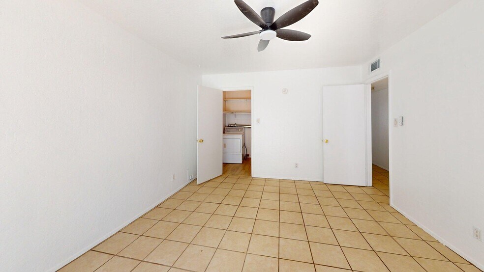 More Photos Of 1000 Meadowlark Ct SE, Rio Rancho Apartments For Sale