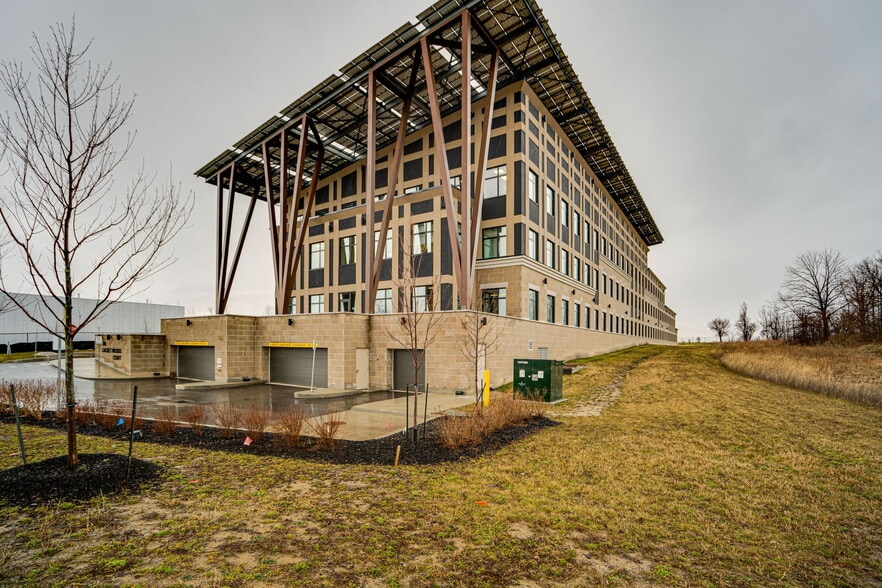 More Photos Of 200 Cachet Woods Crt, Markham Office For Lease
