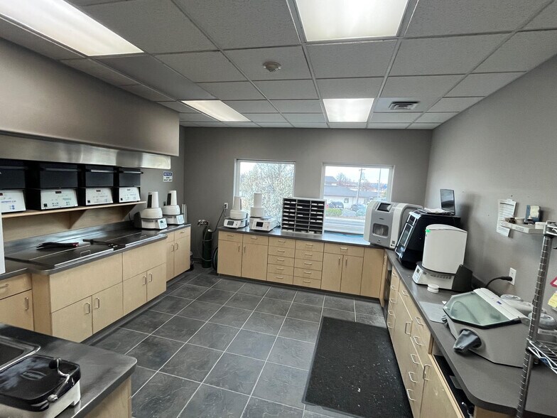 More Photos Of 1123 N Grant Pl, Kennewick Office For Sale