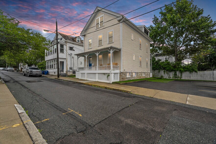 Primary Photo Of 13 Dean Ave, Newport Apartments For Sale