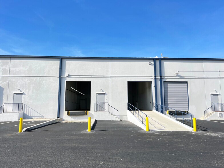 More Photos Of 6500 NW 12th Ave, Fort Lauderdale Distribution For Lease