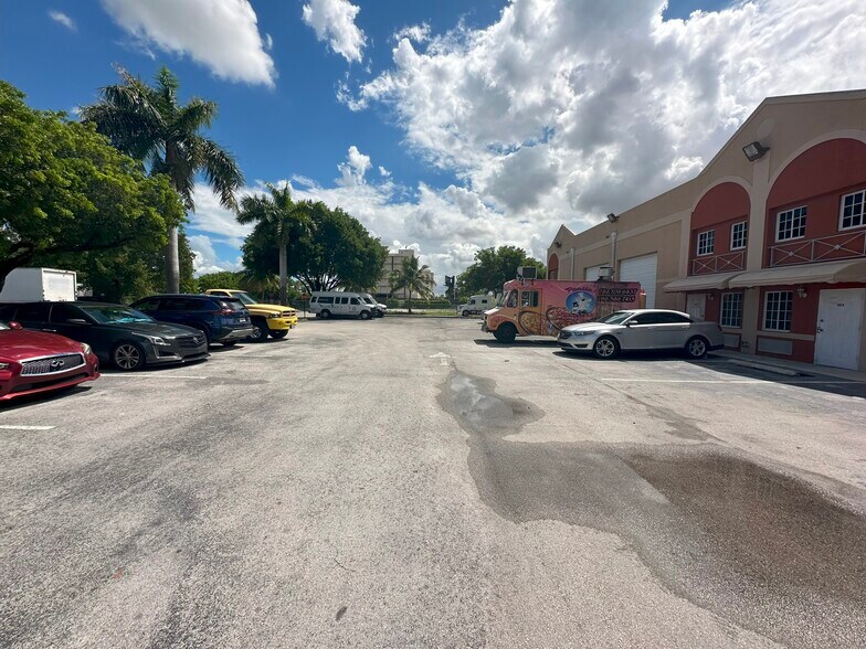 More Photos Of 12209 NW 106th Ct, Miami Warehouse For Sale