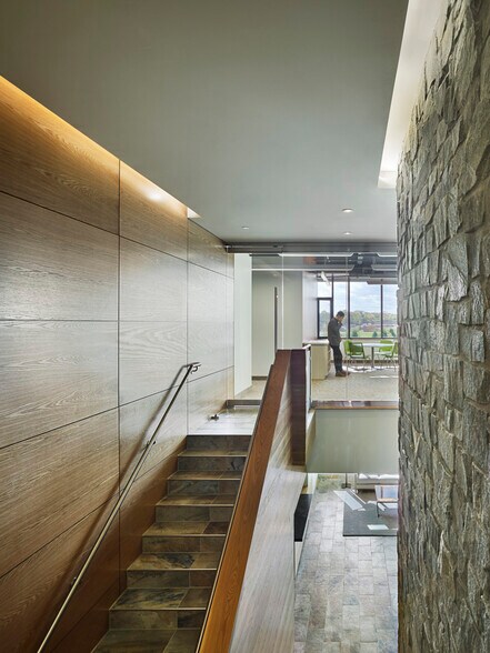 More Photos Of 409 Stenton Ave, Flourtown Office For Sale