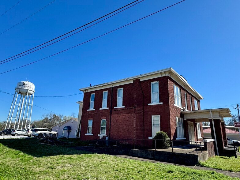 More Photos Of 158 E College Ave, Holly Springs Office For Sale