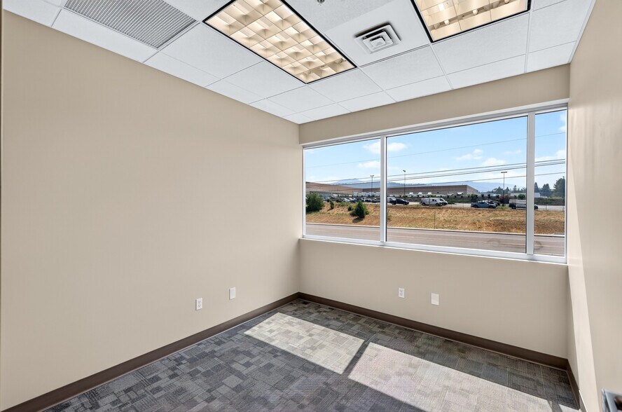 More Photos Of 2208 N Swing Ln, Liberty Lake Medical For Lease