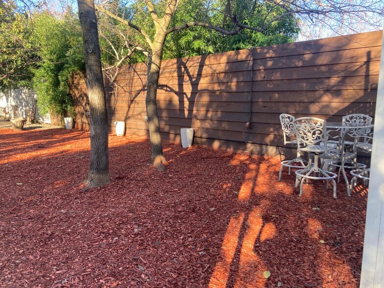 More Photos Of 870 Hartnell Ave, Redding Garden Center For Sale