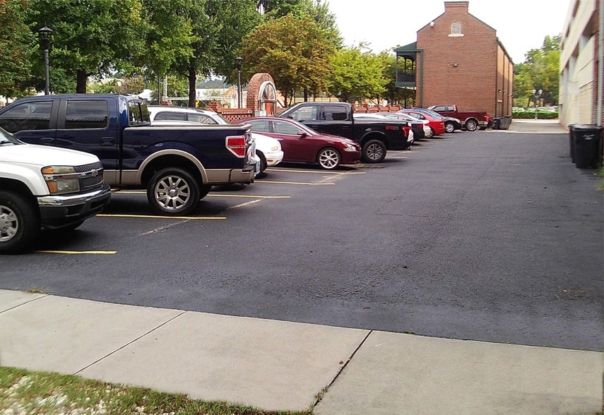 More Photos Of 823 Broad St, Augusta Office For Lease
