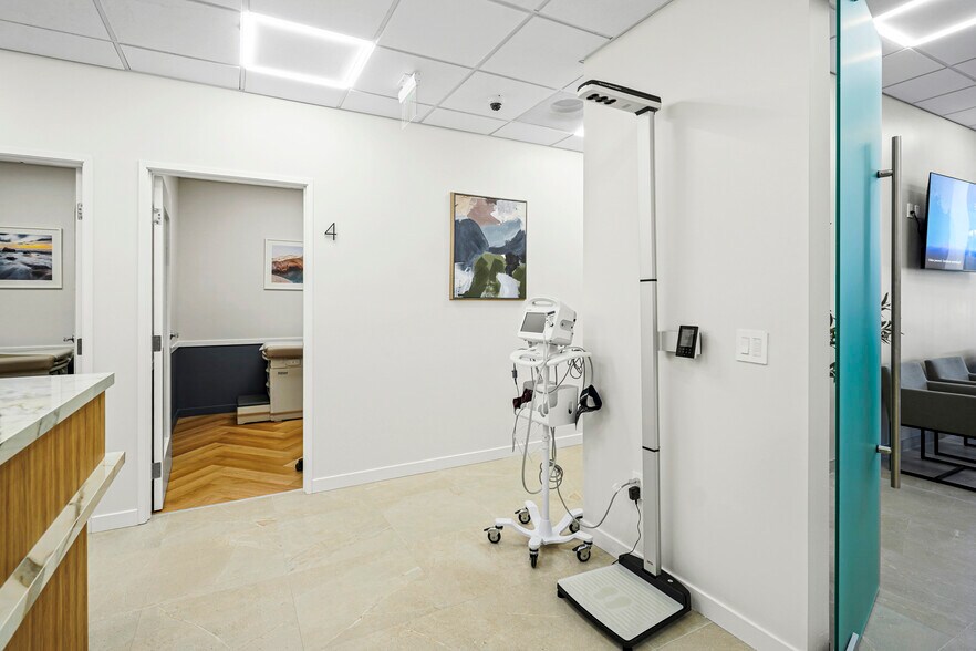 More Photos Of 11301 W Olympic Blvd, Los Angeles General Retail For Lease