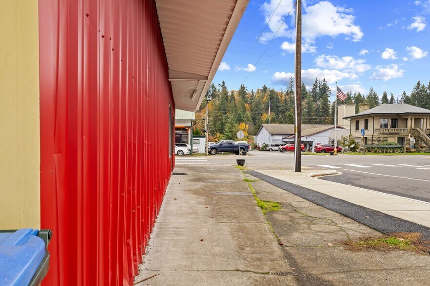 More Photos Of 138 Hodgden N st, Tenino Flex For Lease